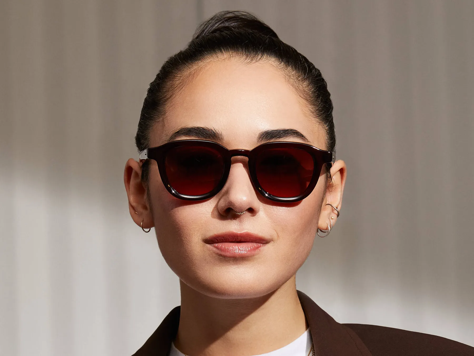 Moscot Dahven Sun sunčane naočare, boja Burgundy, staklo Cabernet, na licu