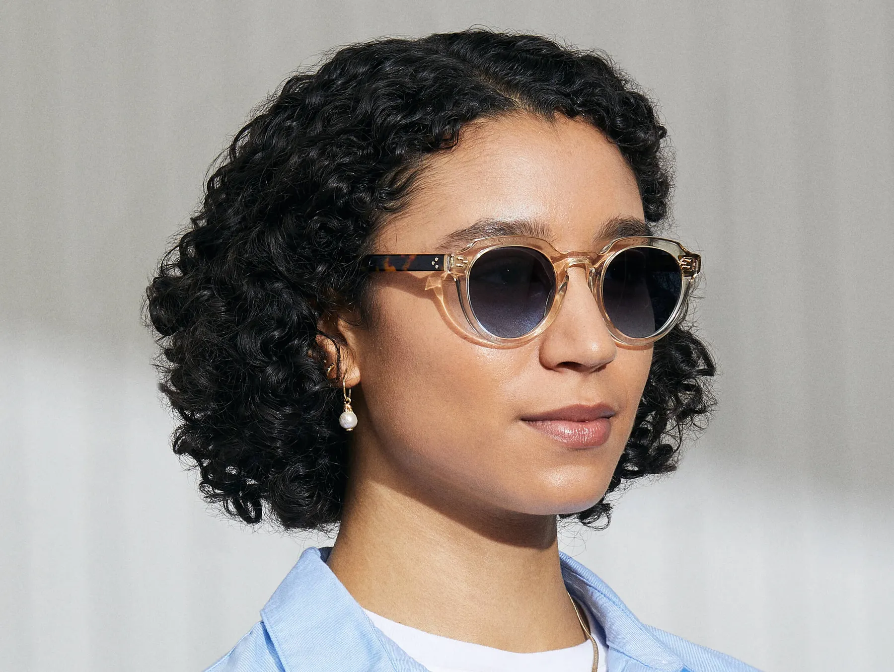 Moscot Gavolt Sun sunčane naočare, boja Flesh/Tortoise, staklo Denim Blue, na licu