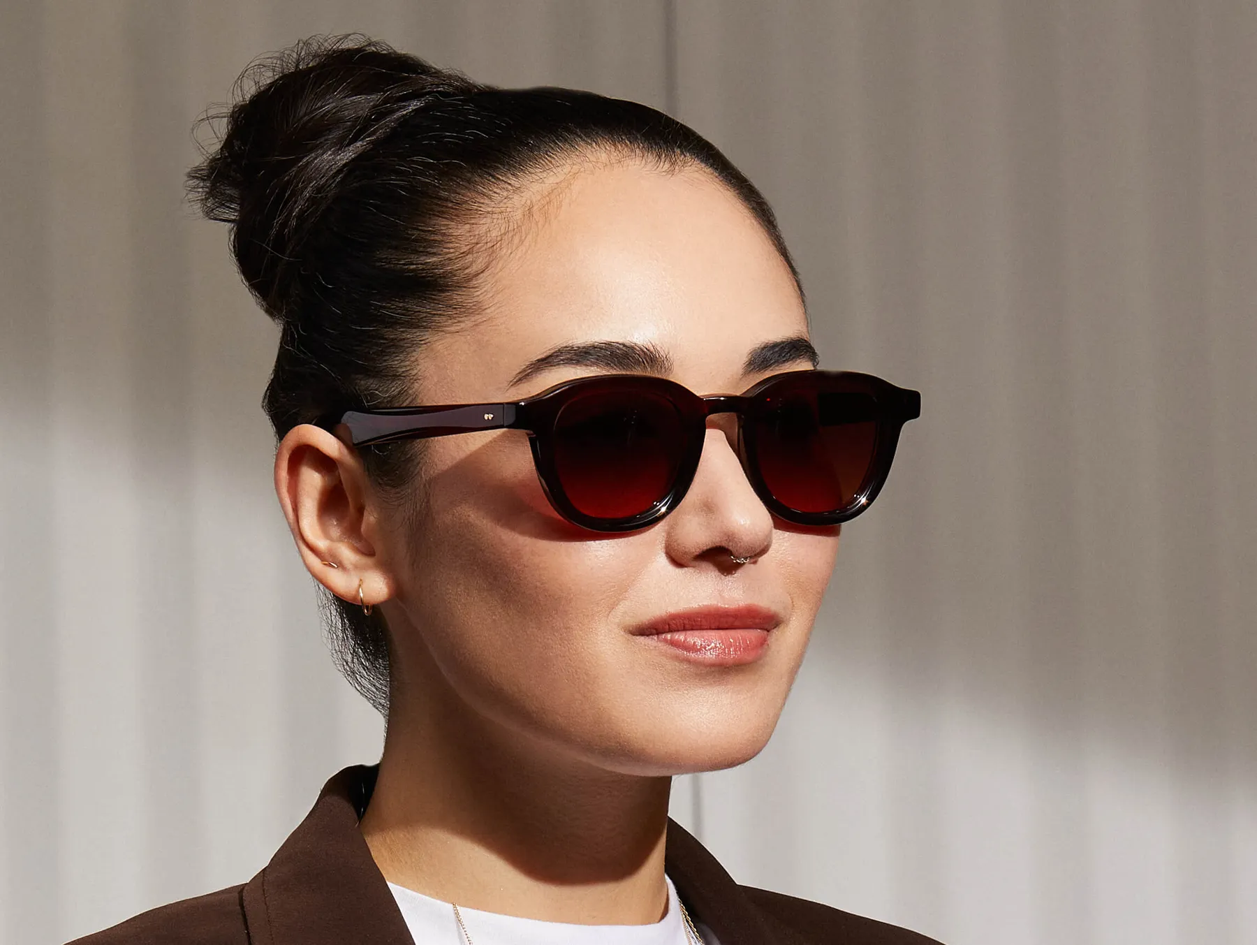 Moscot Dahven Sun sunčane naočare, boja Burgundy, staklo Cabernet, na licu