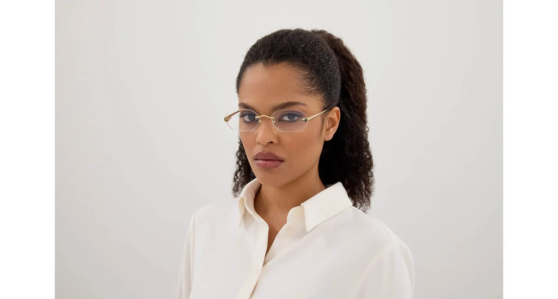 Cartier Panthère de Cartier CT0599O optical glasses, colour Gold, on model