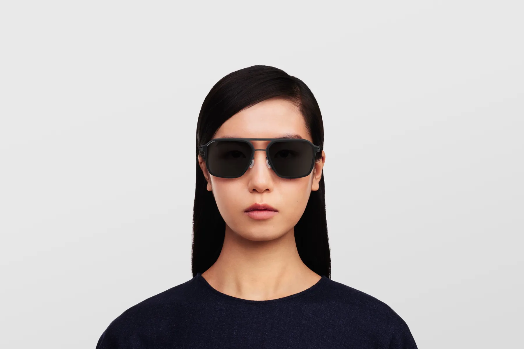 Mykita MR003 naočare, boja Black/Black, na licu